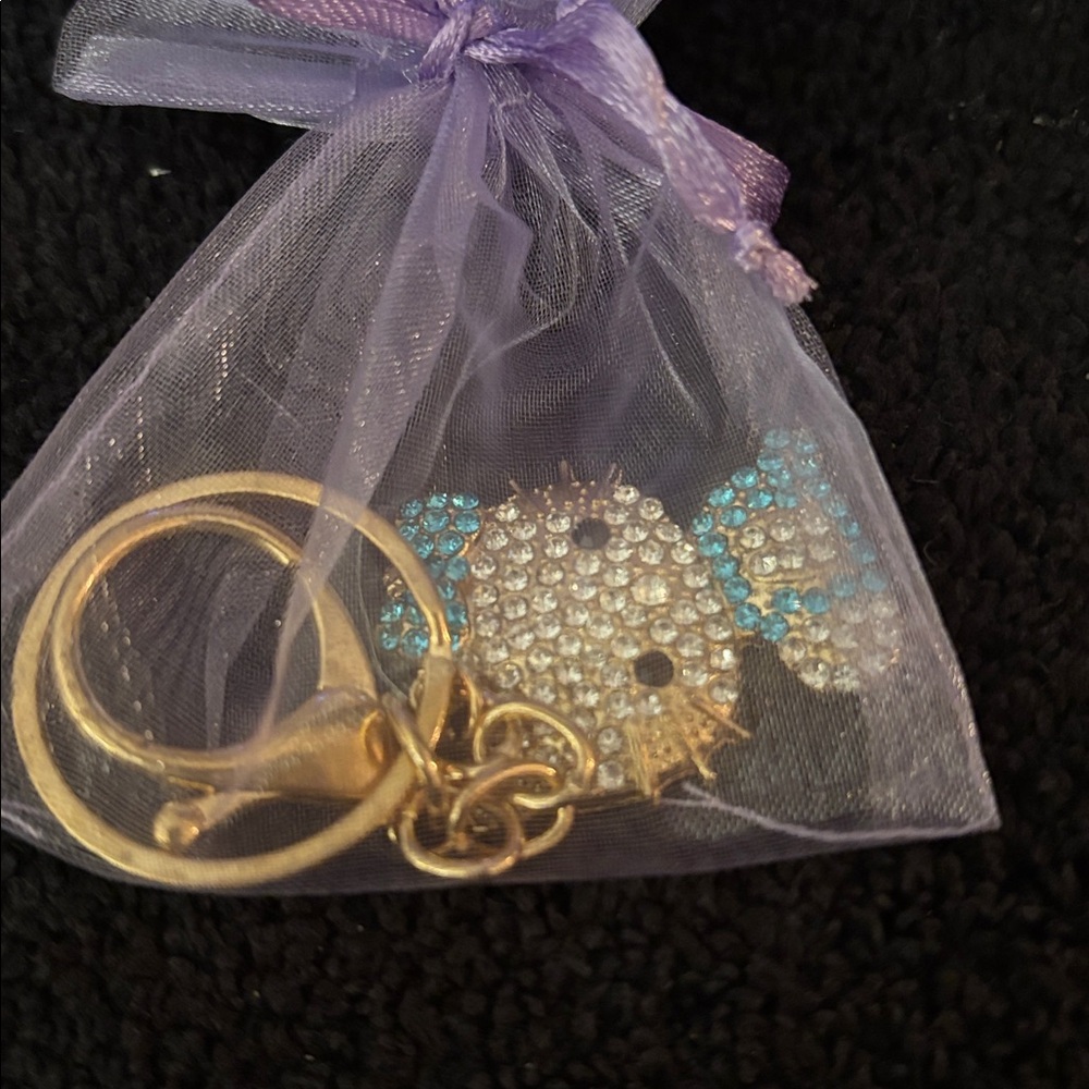 Hello Kitty Keychain with Rhinestones - Picture 4 of 4
